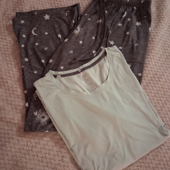 Sonoma Other - Sonoma Gray and Light Green Starry Pajama Set
